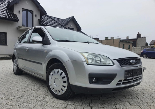 Ford Focus cena 6900 przebieg: 200000, rok produkcji 2006 z Ozorków małe 137